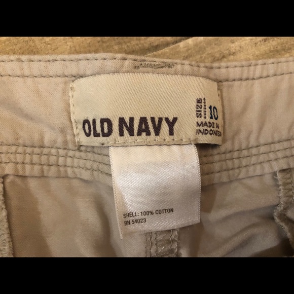 Old Navy Khaki Shorts! - Picture 3 of 3